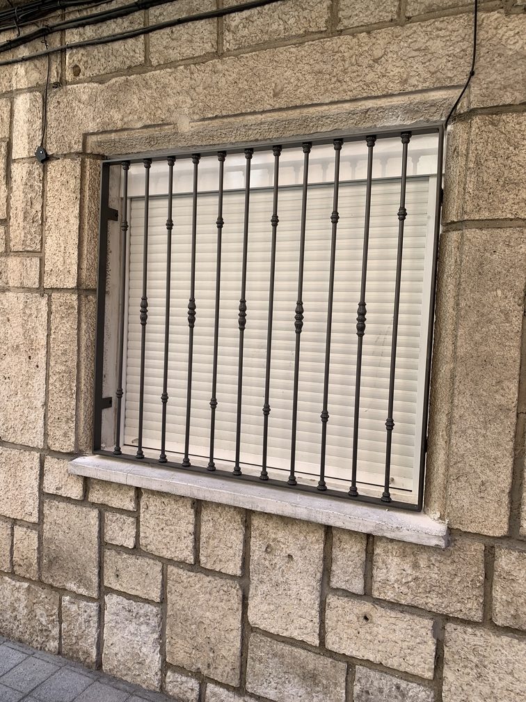 Rejas para ventanas 【 915 053 363 】 Carpintería Metálica