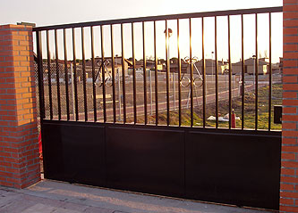 puerta corredera | Carpintería Metálica David Blanco Sanz